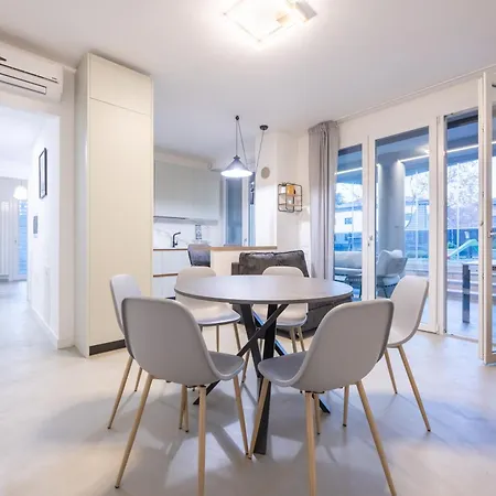 Apartmán Urban Oasis, By Short Holidays *