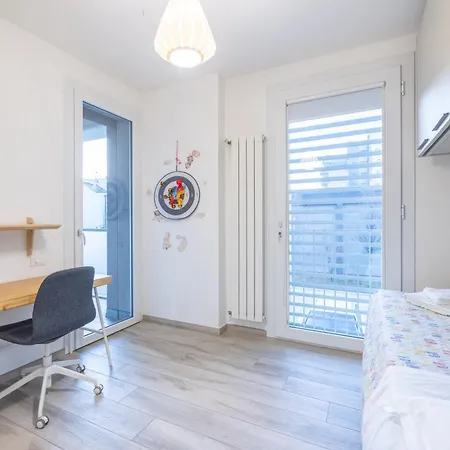 Urban Oasis, By Short Holidays * Boloňa