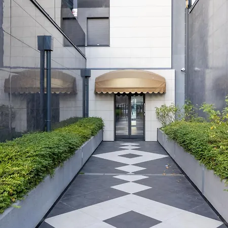 Urban Oasis, By Short Holidays * Boloňa