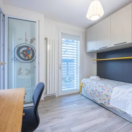 Urban Oasis, By Short Holidays Apartmán *