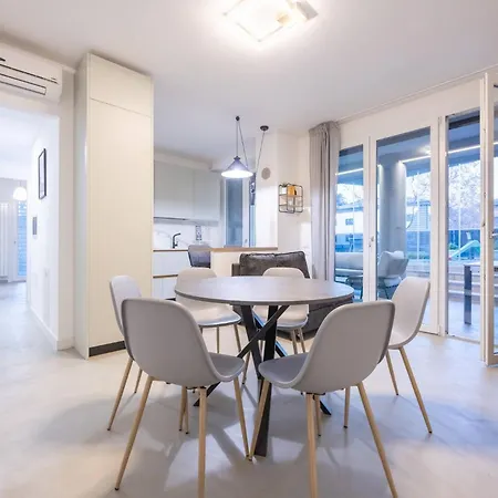 Apartmán Urban Oasis, By Short Holidays *