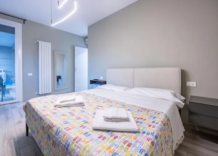 Urban Oasis, By Short Holidays Appartement