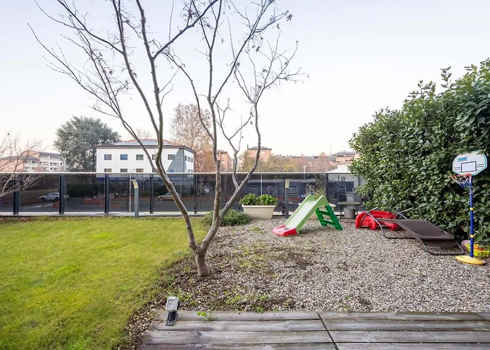 Urban Oasis, By Short Holidays Bologna