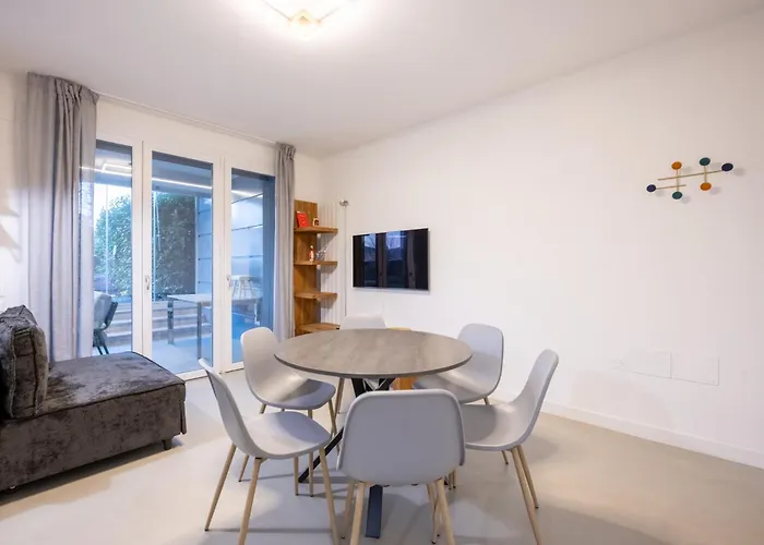 Urban Oasis, By Short Holidays *