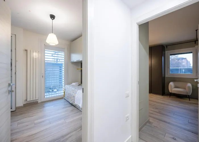 Urban Oasis, By Short Holidays * 博洛尼亚