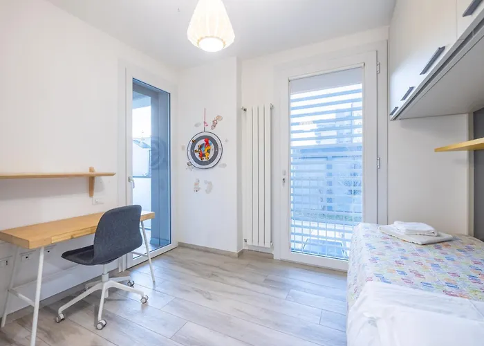 Urban Oasis, By Short Holidays * 博洛尼亚